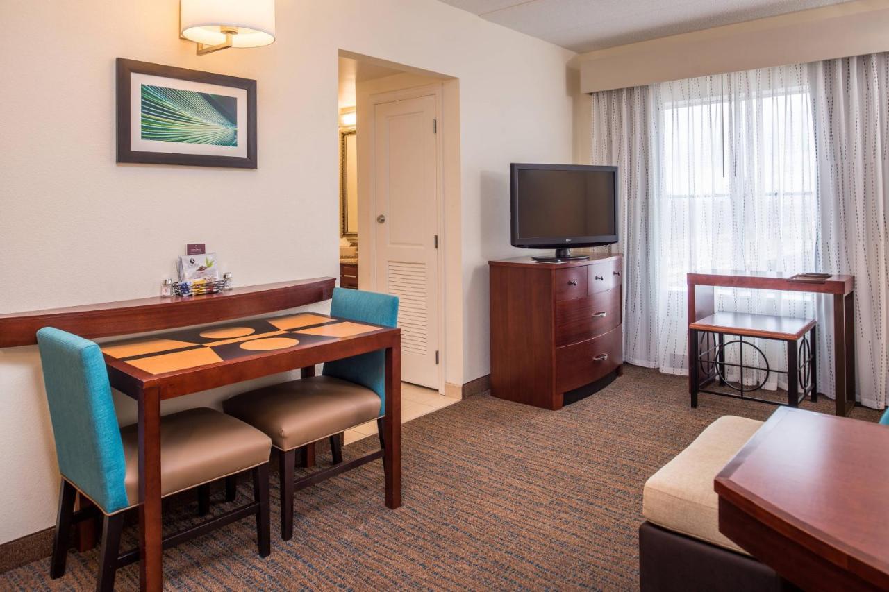 North Shore Hotel